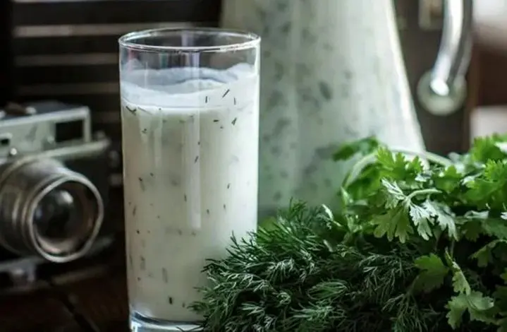 ترفندستان؛ رستورانها چطوری نعناع رو توی دوغ معلق نگه می‌دارن؟