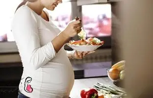 بعد زایمان سزارین چه غذاهایی نخوریم؟ 