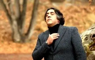 
بازگشت «مانی رهنما» با یک خاطره‌بازی روی صحنه
