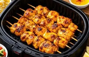 طرز تهیه جوجه کباب در هواپز؛ جوجه‌ای آبدار، زعفرانی و خوشمزه بدون دود و روغن زیاد