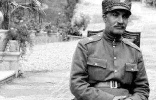 گفتگوی رضاخان با باستان شناس آلمانی در تخت جمشید؛ سال 1312 + تصویر