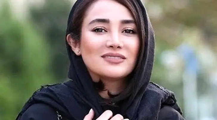  شب یلدا ۱۴۰۴: خانه بهاره افشاری با یک پیام خاص 