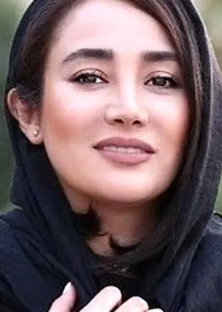  شب یلدا ۱۴۰۴: خانه بهاره افشاری با یک پیام خاص 