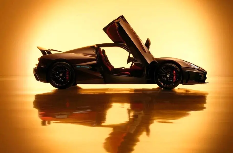 گران‌ترین خودروهای برقی در سال ۲۰۲۵ را بشناسید