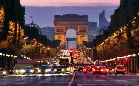 محتوای درس آموزش جنسی در فرانسه چیست؟ / چرا از مقطع ابتدایی اجباری است؟