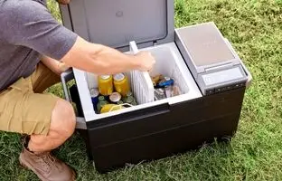 ارزان ترین یخچال‌ مسافرتی بازار چند؟ (خرداد 1404)
