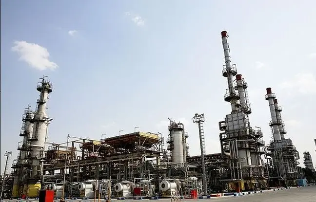 
پالایشگاه تهران در سلامت کامل به سر می‌برد/ فعالیت بدون وقفه ادامه دارد
