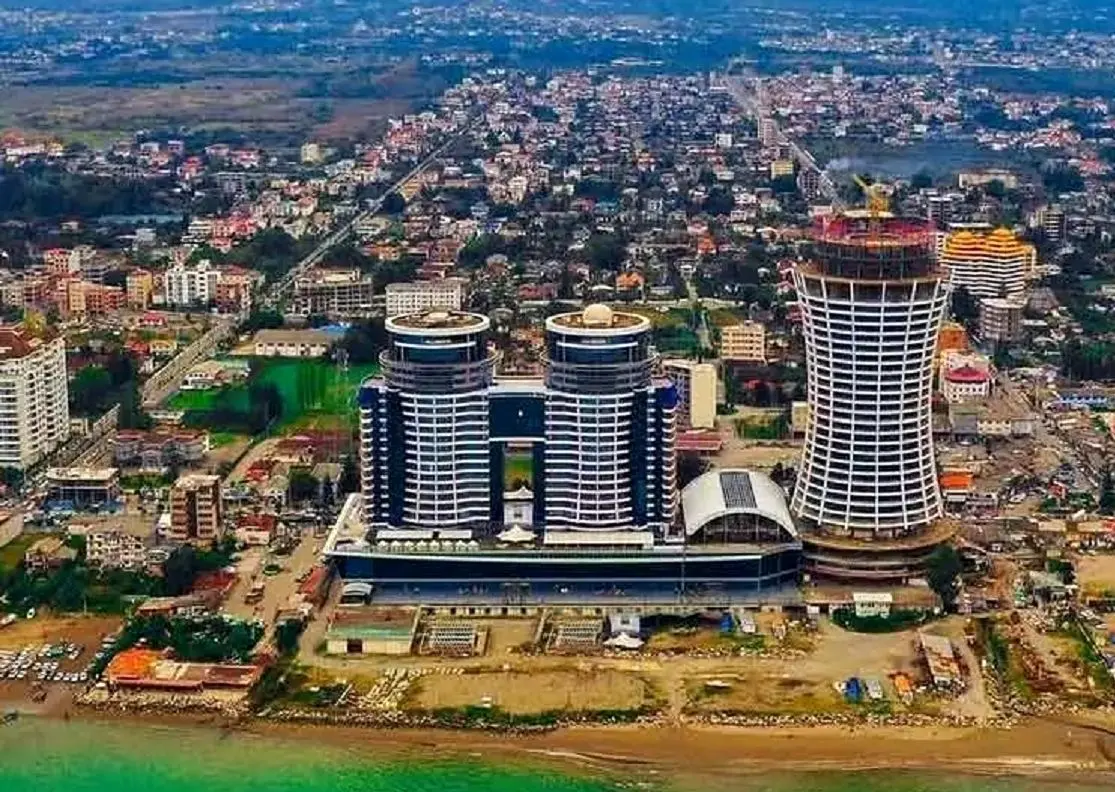 ایران قدیم؛ «4 کودک در ساحل متل قو» سال 39؛ دروازه یوسف آباد در سال 1299 + تصویر