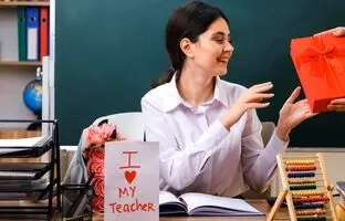 راهنمای خرید ۱۴ هدیه خاص روز معلم (دانش آموزی و سازمانی)