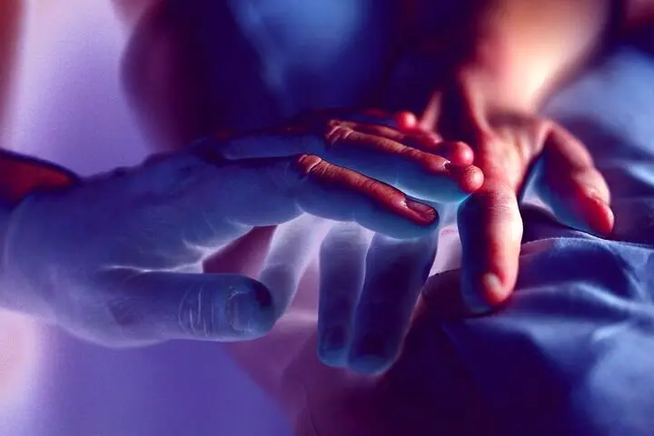 بدن انسان واقعاً می‌درخشد؟ /نوری مرموز که با مرگ خاموش می‌شود