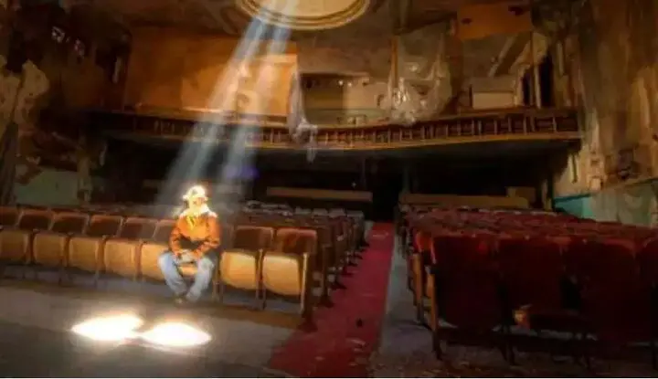 چادرنشینی باورنکردنی کودک قهرمان سینمای دهه ۶۰ در حاشیه تهران