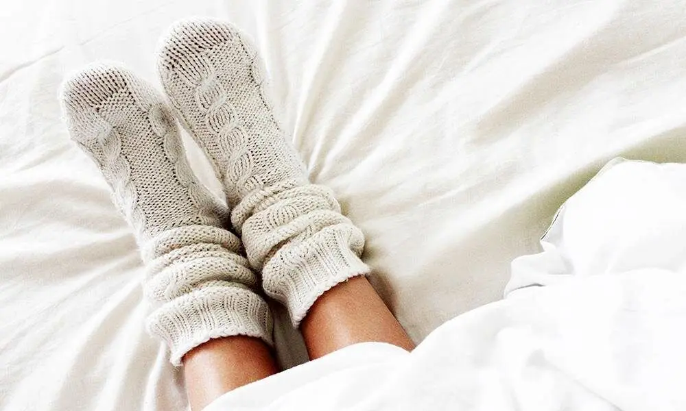 چرا پاهایمان همیشه سرد است؟/  راهکارهایی برای رفع این مشکل