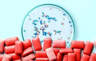 یک کشف عجیب درباره خطرات جویدن آدامس 
