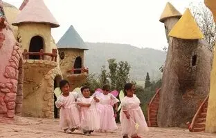 دهکده کوتوله‌ها؛ راز کوتاه قدی ساکنان روستای یانگ‌سی چیست؟ + ویدئو