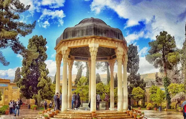فال حافظ امروز پنجشنبه 13 آذرماه 1404