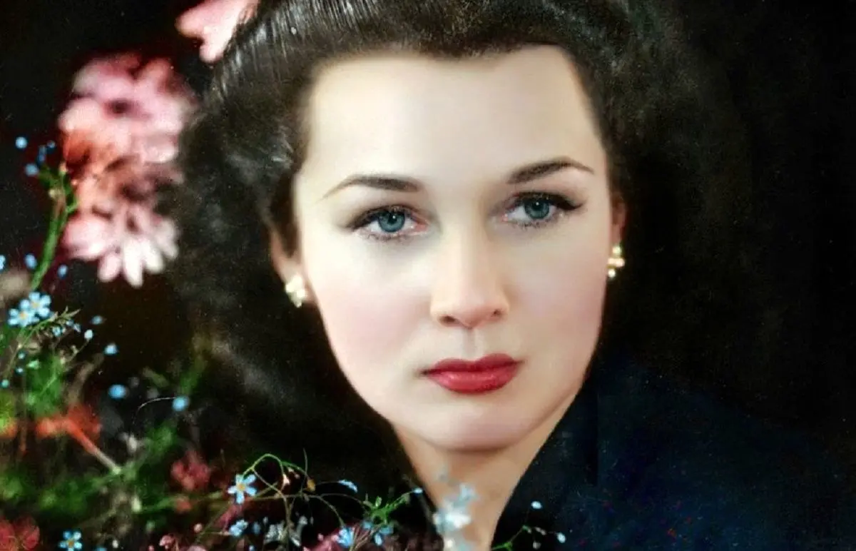 عکس قدیمی: اشرف پهلوی در کنار فوزیه در سال 1319 