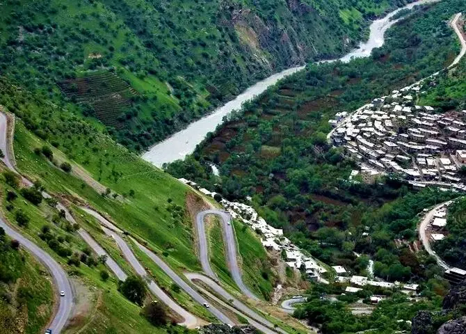 زیباترین جاهای دیدنی جاده هراز؛ از جنگل مه‌آلود الیمستان تا دشت شقایق‌های لار