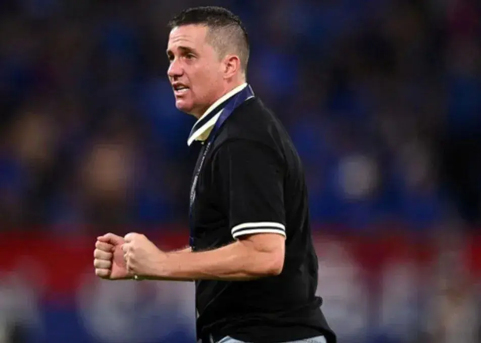 هدیه ستاره الهلال به مرد محبوب پرسپولیسی‌ها
