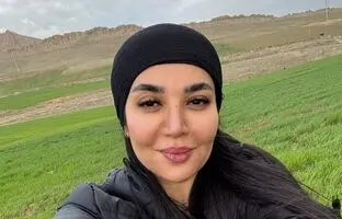استایل به سبک سلبریتی‌ها؛ استایل اسپرت هدی استواری مناسب طبیعتگردی