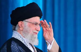 
قدیمی‌ترین عکس آیت‌الله خامنه‌ای در یک و نیم سالگی 