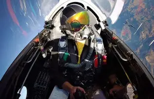 شدت صدای داخل کابین جنگنده‌های مدرن امروزی چقدر است؟