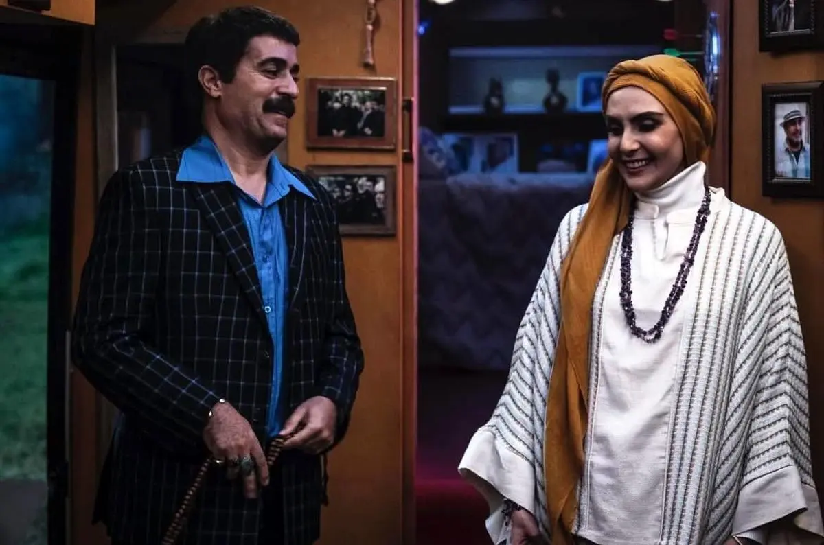 عکس تازه؛ چهره متفاوت شیوا مکینیان بازیگر همسر ارسطو سریال پایتخت۷ بیرون از سریال 