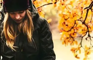 افسردگی پاییزی چیست و چگونه با آن مقابله کنیم؟