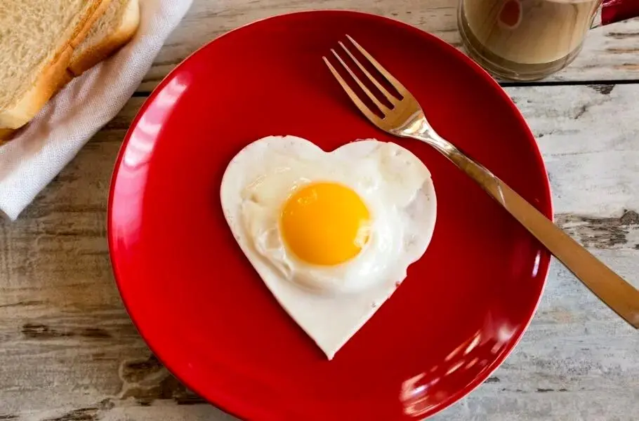 محققان: وقتی زنان سیر هستند، بیشتر به نشانه‌های عاشقانه واکنش نشان می‌دهند