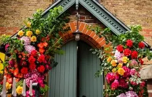  تصاویر؛ ۱۰ گیاه «خوشبو» برای کاشتن در ورودی خانه 