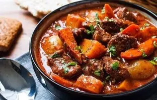 خوشمزه بپزید؛ طرز تهیه خوراک گوشت ترکی؛ خوشمزه و مقوی 