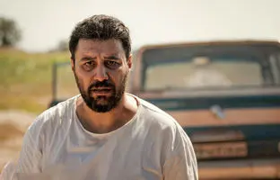 نگاهی به جواد عزتی «وحشی»؛ سکانس «غش» سریال «آبان» چرا وایرالی شد؟