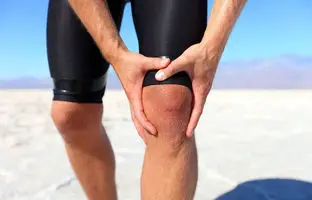  آیا پیاده‌ روی به زانوها آسیب می‌زند؟ + ویدئو