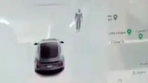 (ویدئو) تصویر عجیب از رادار یک خودروی لوکس؛ نشان دادن افراد فوت‌کرده در قبرستان!