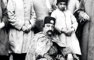  از عصرانه‌خوری همایونی تا گوساله‌ای که به حضور شاه آمد + تصویر