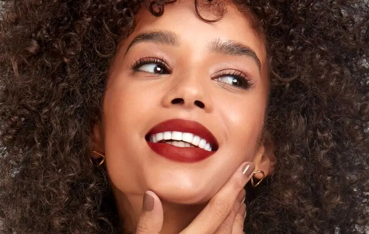 بهترین رنگ‌های رژلب برای صورت سبزه کدام است؟