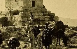 سفر به عصر قاجار؛ از منظرۀ رویایی تهران تا درختی روی مقبرۀ کوروش + عکس