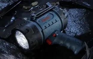 بهترین چراغ‌های اضطراری بازار برای روزهای بی‌برقی (اردیبهشت 1404)