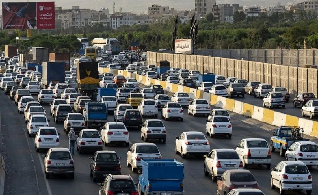 سفر به تاریخ؛ «احداث اتوبان تهران-کرج» در دهه 40؛ میدان آزادی در سال 52 + تصویر