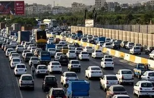 سفر به تاریخ؛ «احداث اتوبان تهران-کرج» در دهه 40؛ میدان آزادی در سال 52 + تصویر
