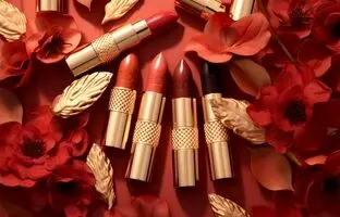 راهنمای خرید رژ لب های ترند پاییزی 1403