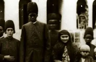 زنان ناصرالدین شاه و خواجه‌های آفریقایی آنها + عکس