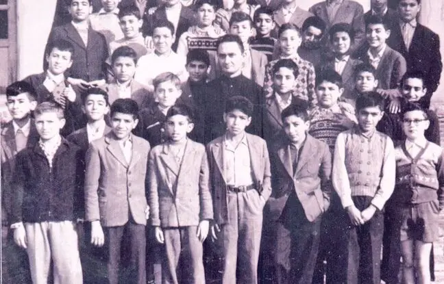مدرسه سن‌لویی، سال 1240 خورشیدی در لاله‌زار
