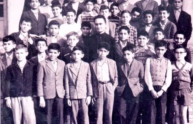 مدرسه سن‌لویی، سال 1240 خورشیدی در لاله‌زار