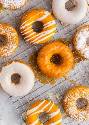 طرز تهیه دونات کدو حلوایی؛ شیرینی خوشمزه با عطر و بوی پاییز