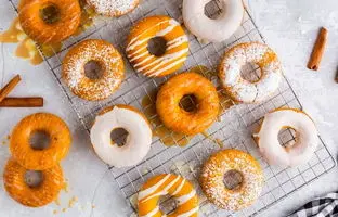 طرز تهیه دونات کدو حلوایی؛ شیرینی خوشمزه با عطر و بوی پاییز