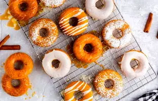 طرز تهیه دونات کدو حلوایی؛ شیرینی خوشمزه با عطر و بوی پاییز