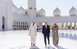 بازدید نخست وزیر انگلیس از مسجد شیخ زاید ابوظبی + ویدئو