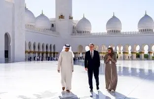 بازدید نخست وزیر انگلیس از مسجد شیخ زاید ابوظبی + ویدئو