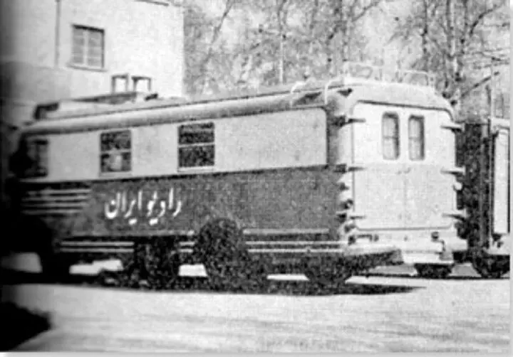 گفت‌وگو با نخستین گوینده‌ زن رادیو در ایران