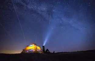 (ویدئو) بارش شهابی در کویر سه قلعه، خراسان جنوبی